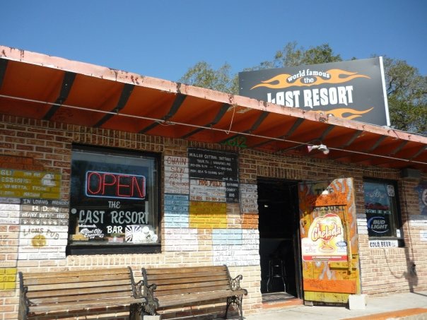 Last Resort Bar front of building